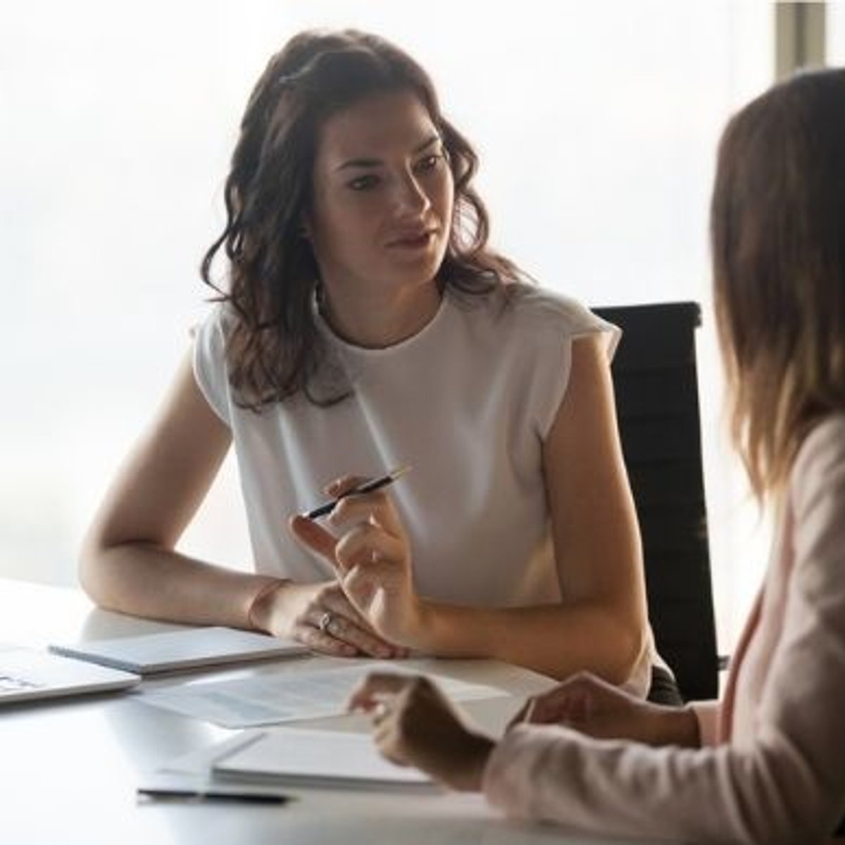 【医師監修】がんと闘病中、会社でカミングアウトすべき？