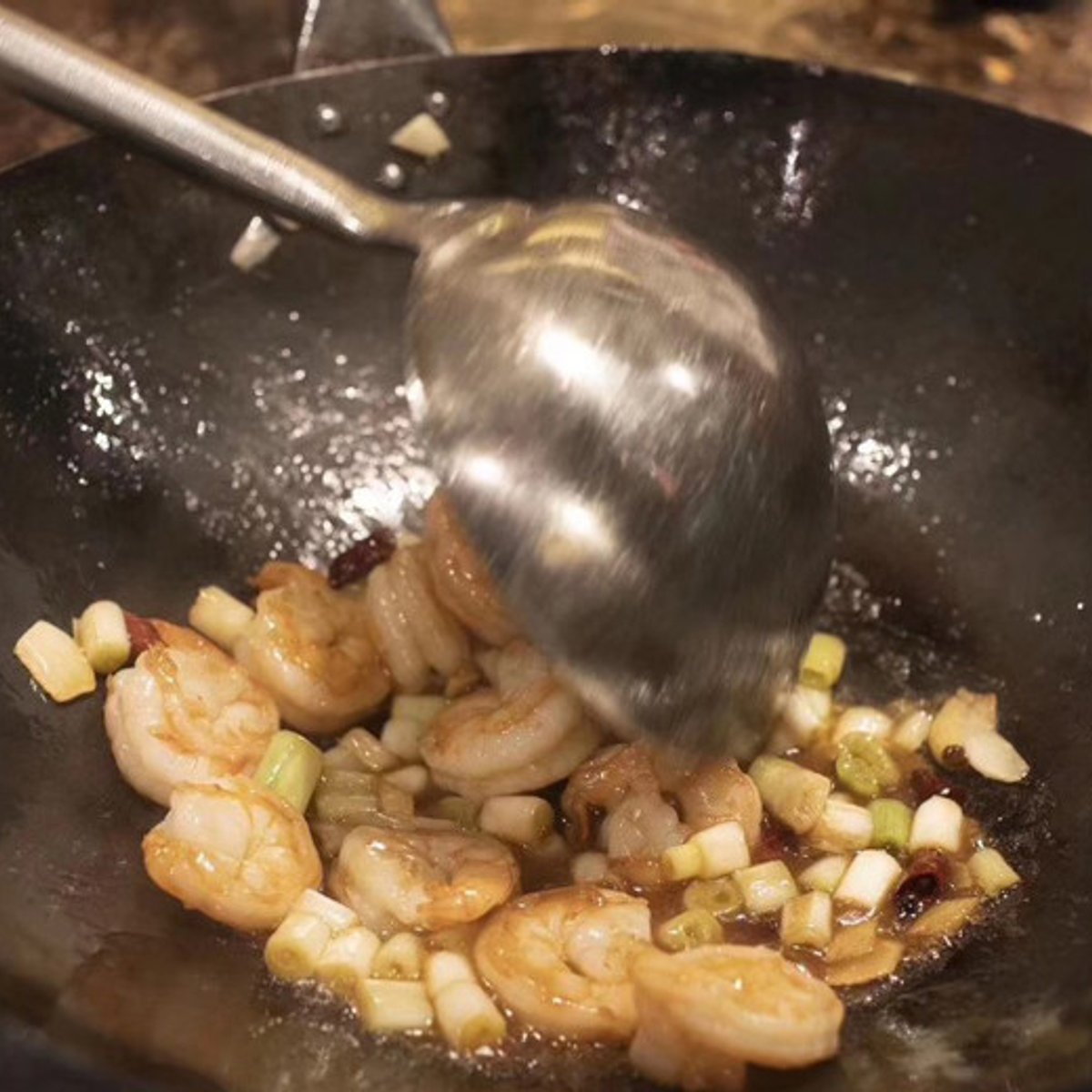 エビとカシューナッツを使った本格四川料理に挑戦！