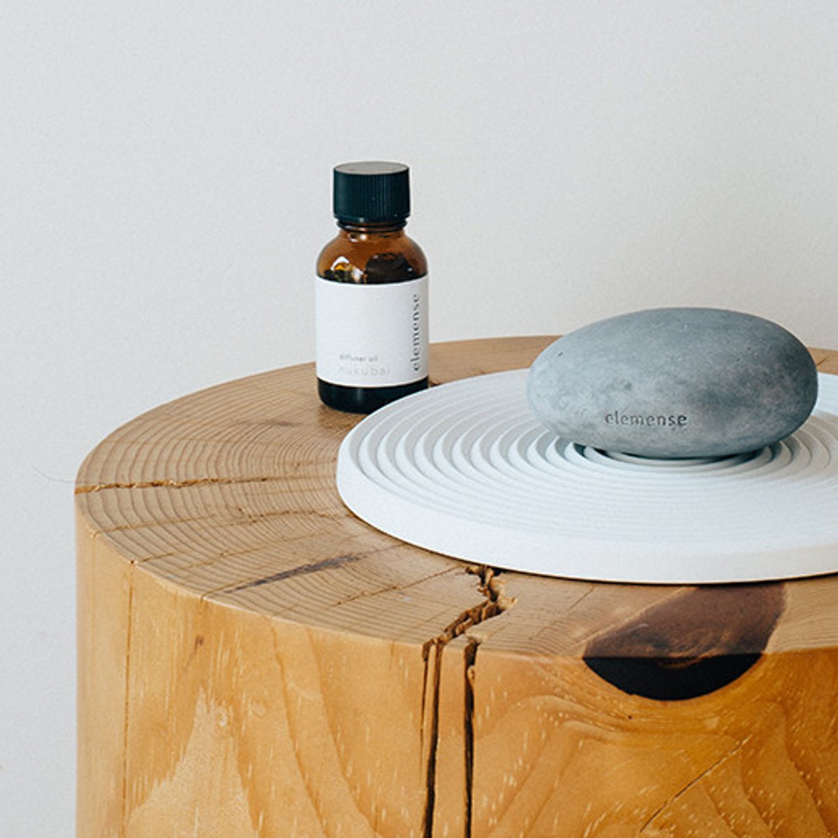 部屋の香りを、アメリカ発の「エレメンス」でアップグレード。