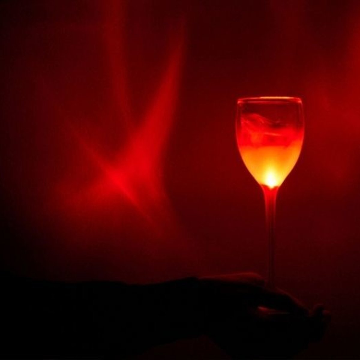 倉俣史朗の知られざる傑作ランプ、「SAMBA-M」が復刻！