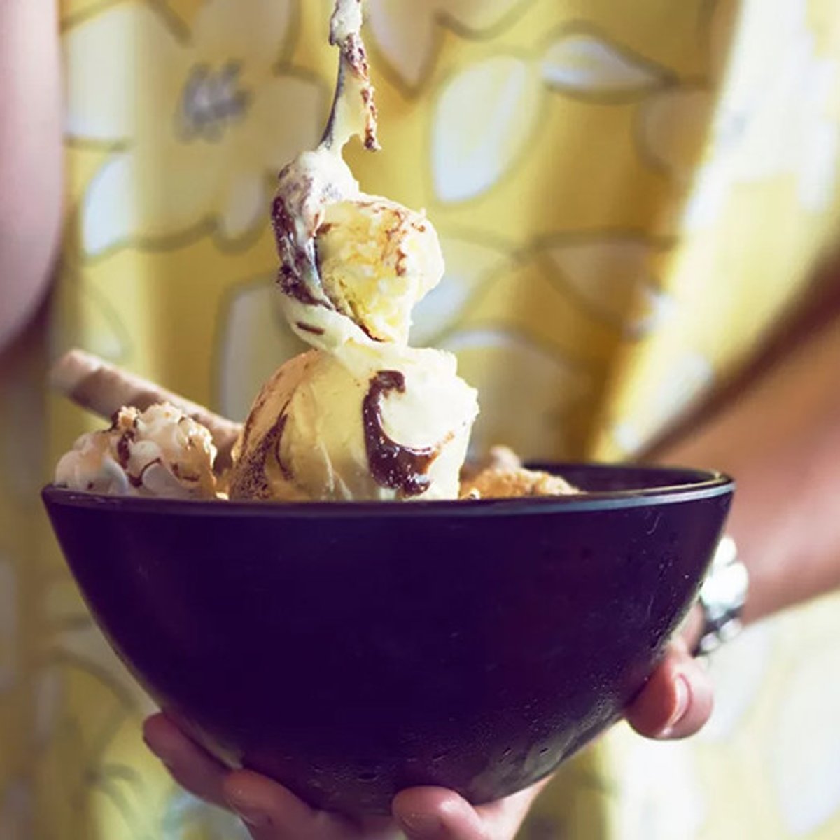 チョコやポテチ…やけ食いしてしまうのはなぜ？