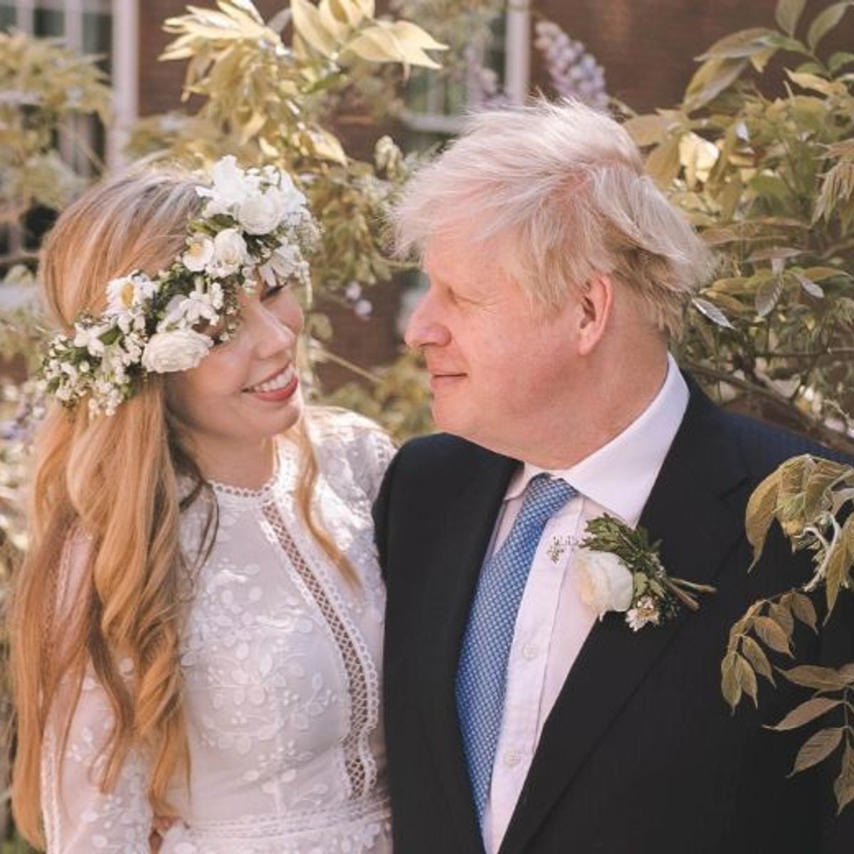 首相夫人も顧客。ファッションはレンタルの時代へ？