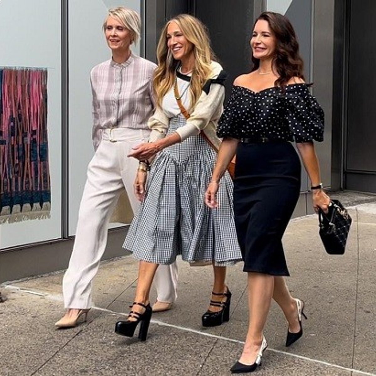 SATCの続編ドラマは大胆なルックのオンパレード！