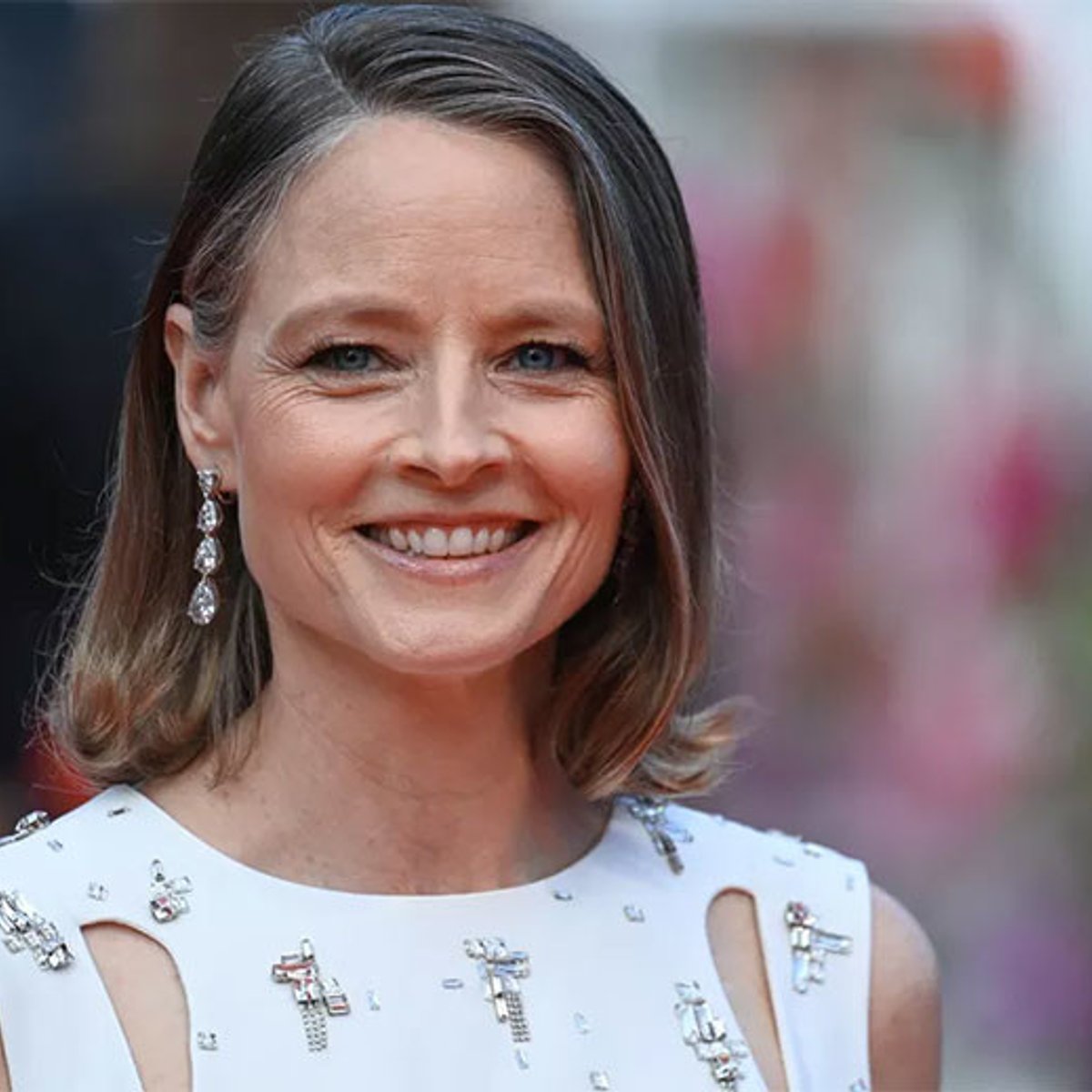 【写真】美しきグレーヘアを纏う16人のセレブ。