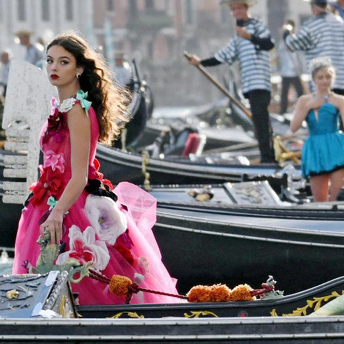 モニカ・ベルッチの娘がヴェネツィアに華麗に登場！