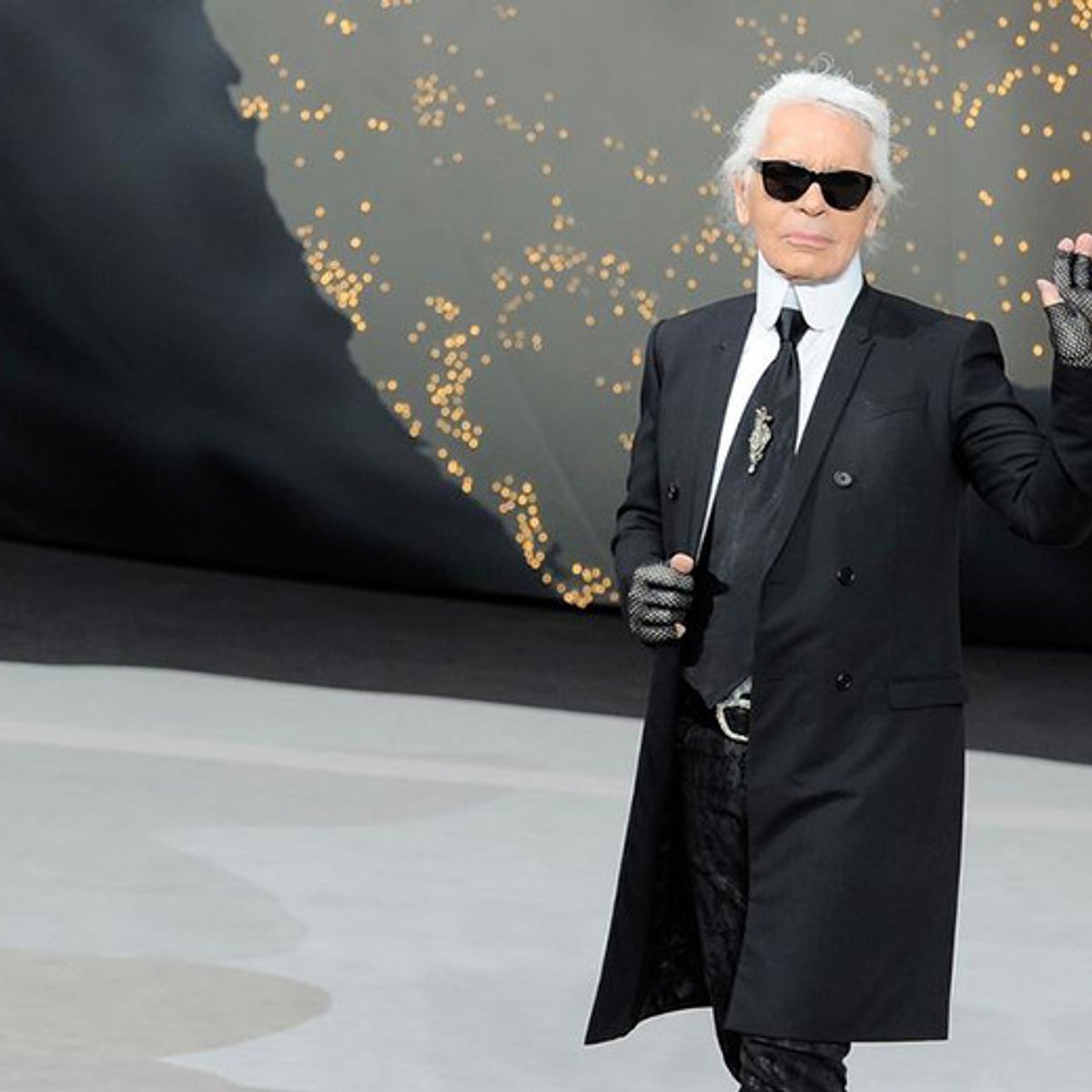 カール・ラガーフェルドの生涯、ディズニーでドラマ化が決定。