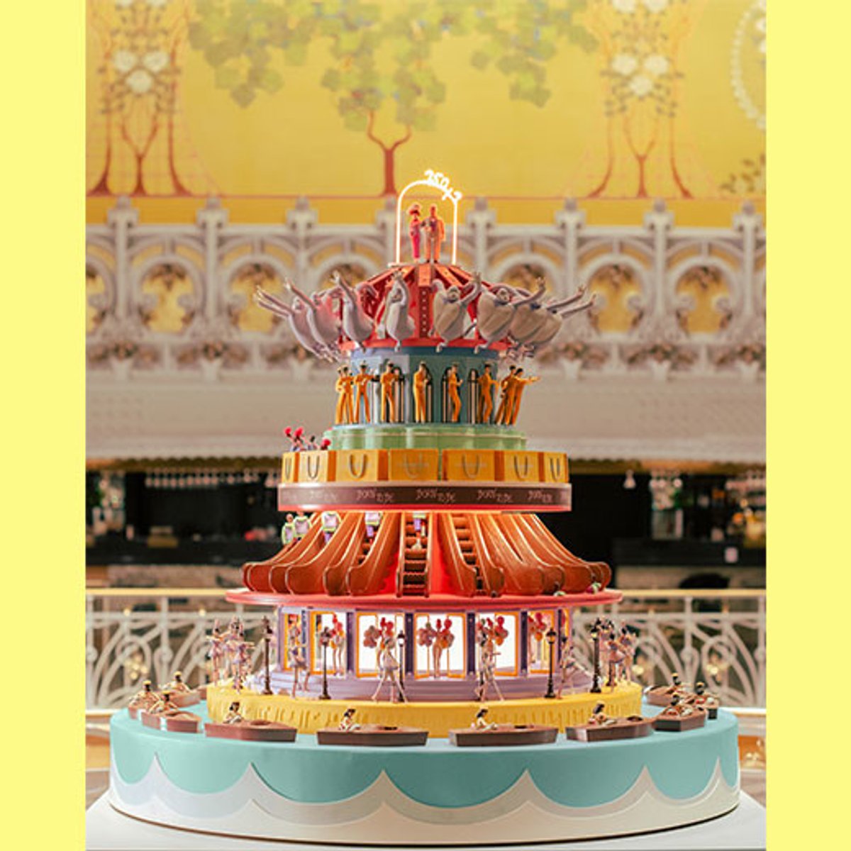 10月末まで、150＋1周年を盛大にお祝いするラ・サマリテーヌ。