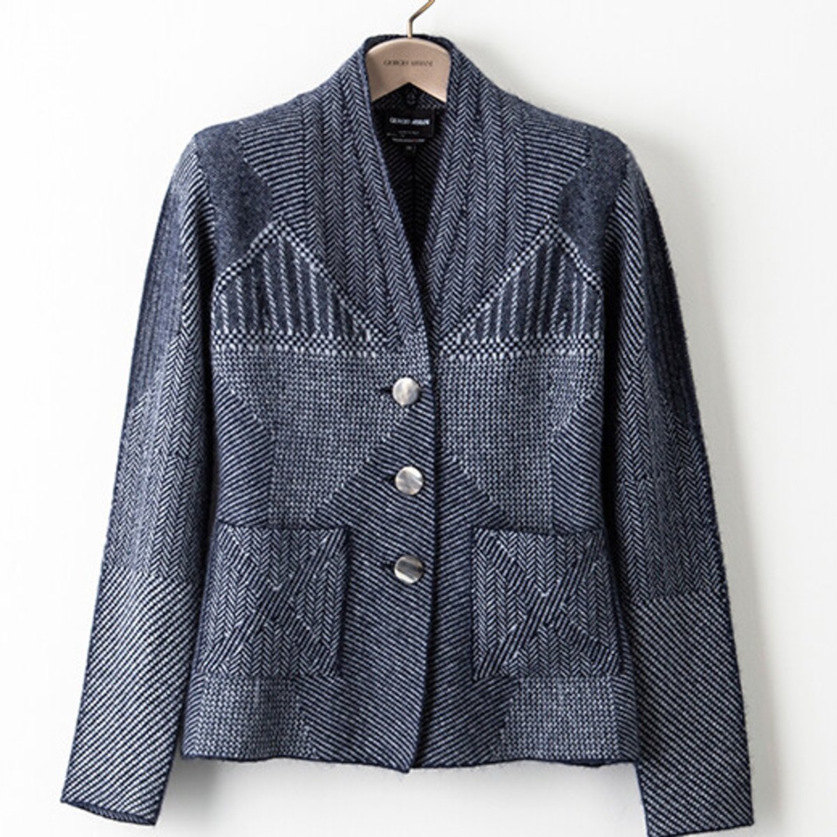 ジョルジオ アルマーニ、日本限定のカシミアコレクション！