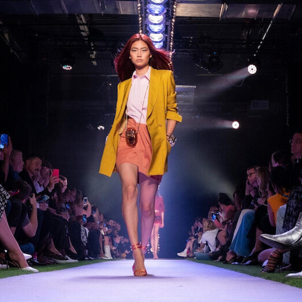 フランスでも人気爆発！「イカゲーム」出演のチョン・ホヨンの横顔。