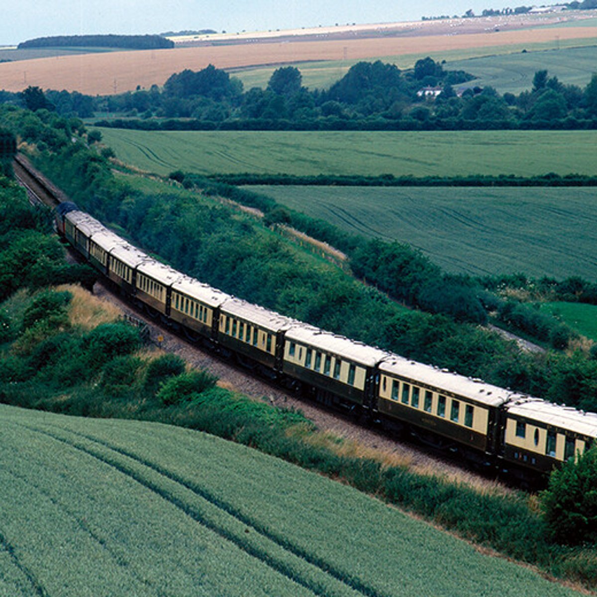 ウェス・アンダーソンによる豪華客車で、最高の旅を。