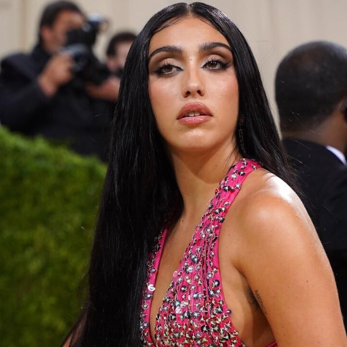 「私は母にずっと支配されていた」マドンナの長女が語る、複雑な親子関係。