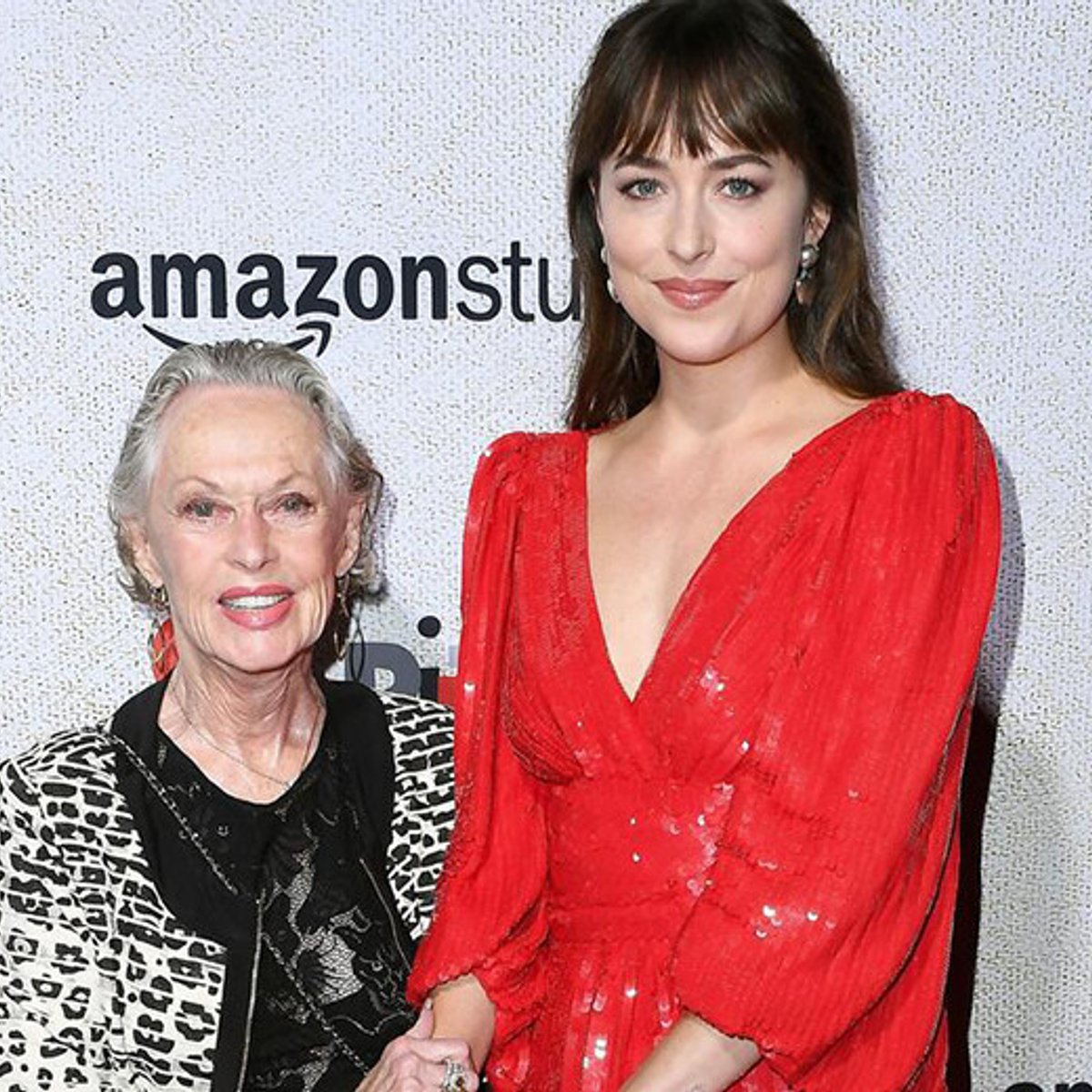 「ヒッチコックは祖母の人生を台無しにした」孫のダコタ・ジョンソンが告発。
