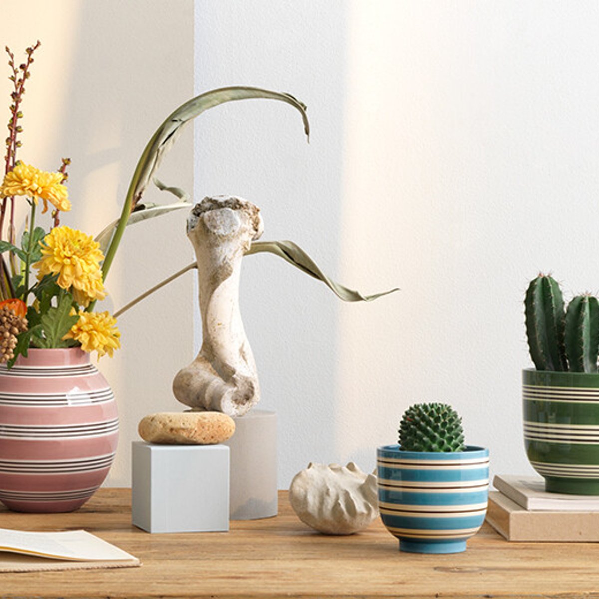 デンマークの食器や花器の新作で、冬支度。