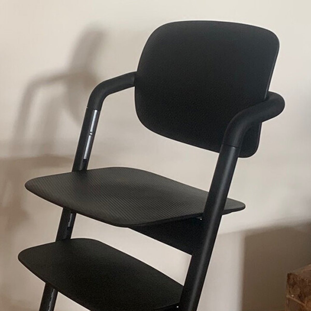 サイベックスのレモチェア