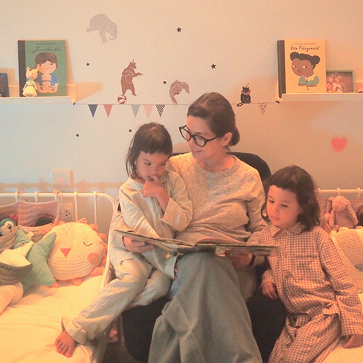 「ボンヌ　ニュイ！」いつになったら、ひとりで寝るの？