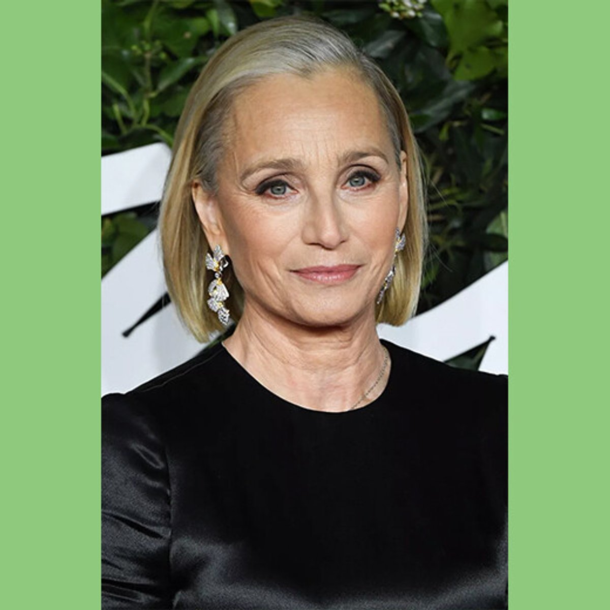 もう白髪は隠さない！ クリスティン・スコット・トーマスの新ヘア。