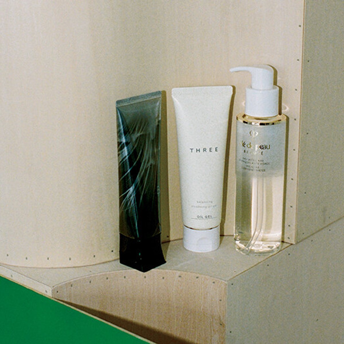 落とす・洗うことで、日々のスキンケアの質を高める3品。