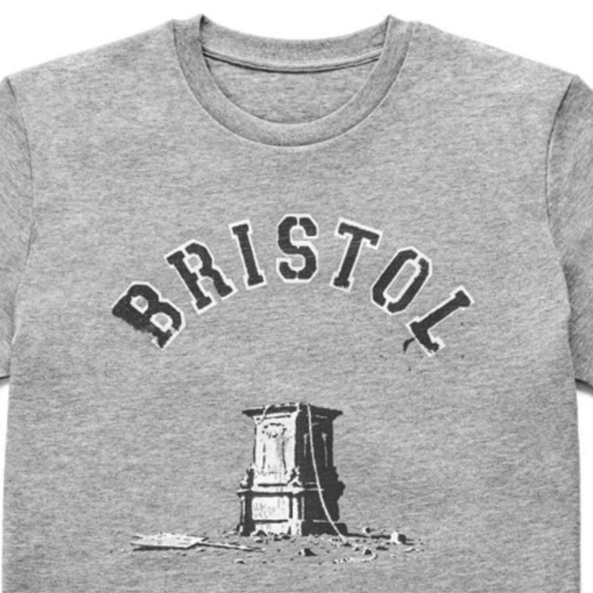 バンクシー、土産物Tシャツで地元ブリストルの裁判に物申す？