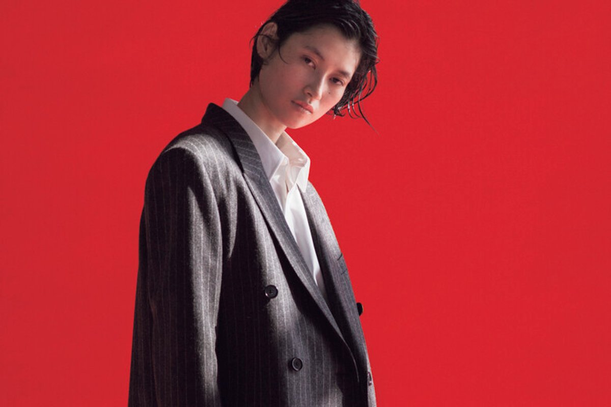リラックス感あふれる、セリーヌのジャケット。 | madameFIGARO.jp