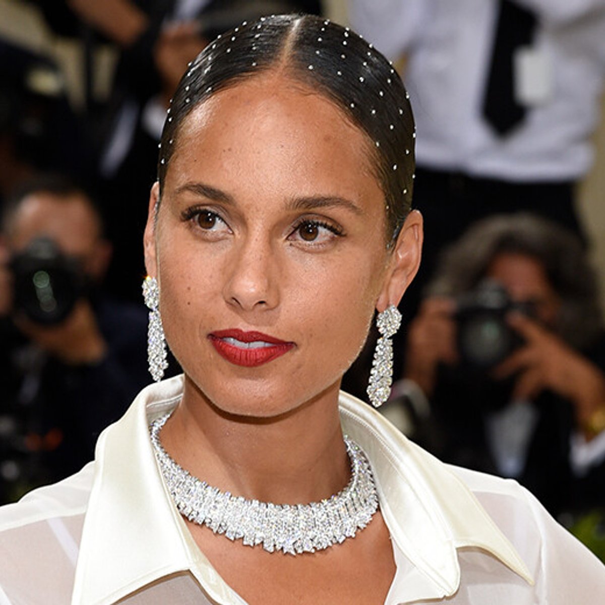 アリシア・キーズがお手本！ ポップな歯の「グリル」で笑顔を美しく。