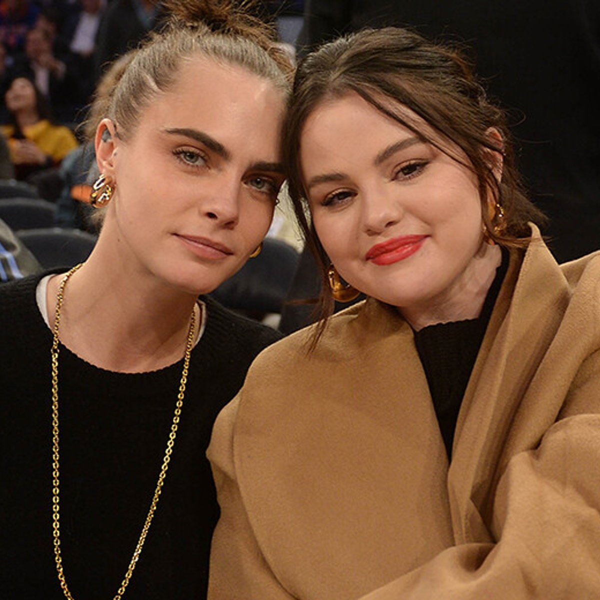 セレーナ・ゴメスの薔薇タトゥーは、カーラとお揃い！