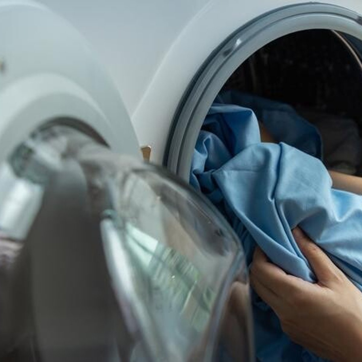 ベッドシーツはどれくらいの頻度で洗うべき？