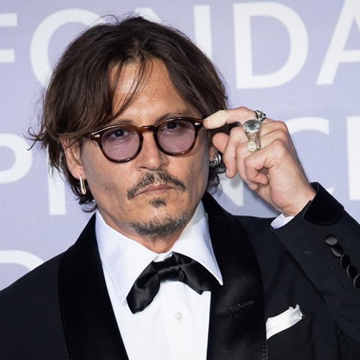 220124-jonny-depp-1x1-2.jpg