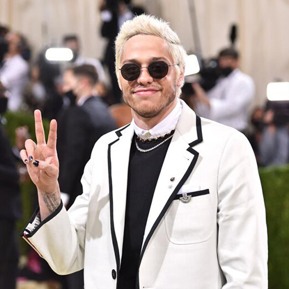 キム・カーダシアンの新しいボーイフレンド、ピート・デヴィッドソンはハリウッドのモテ男！