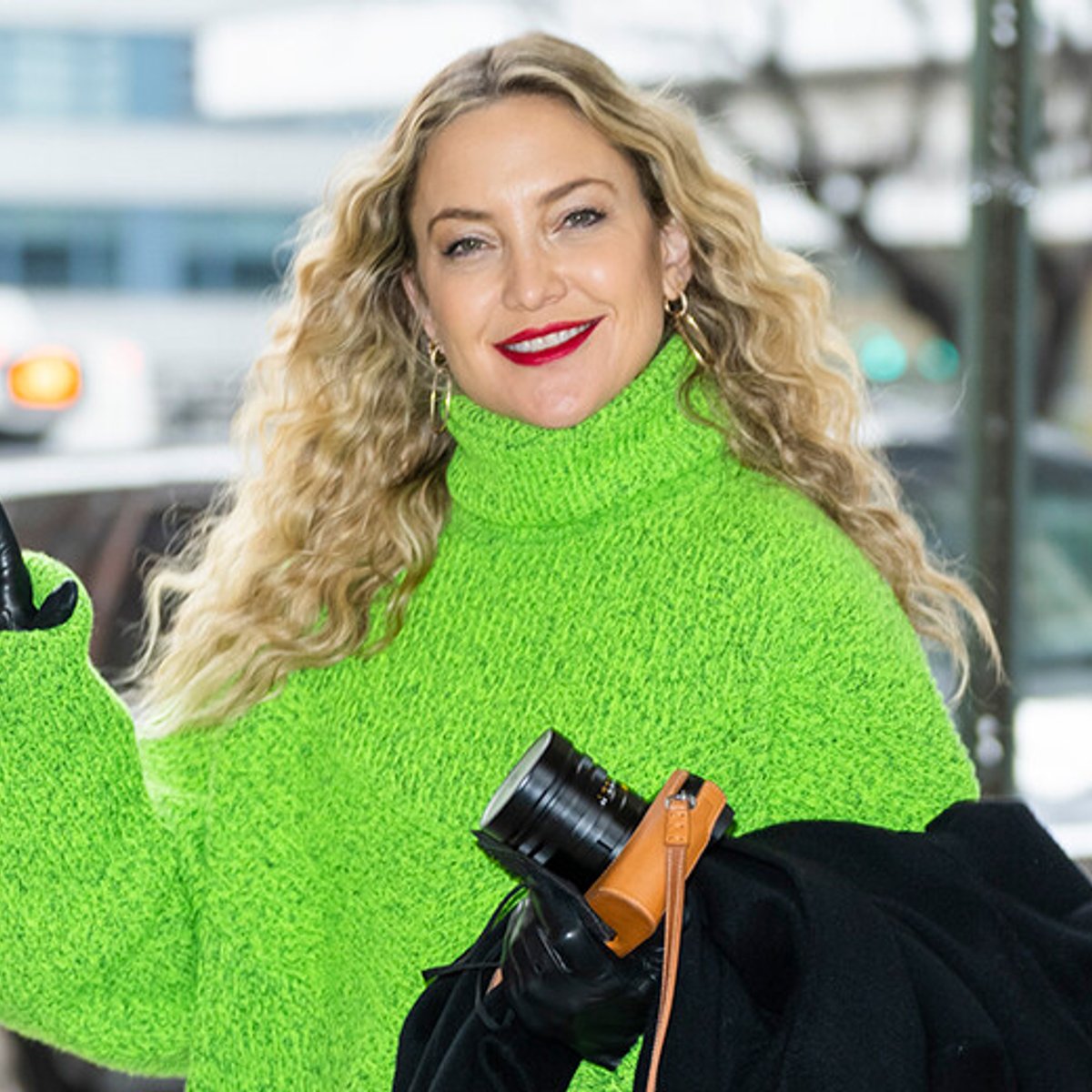 ケイト・ハドソン流、三つ編みウェイビーヘアがトレンド入りの予感⁉