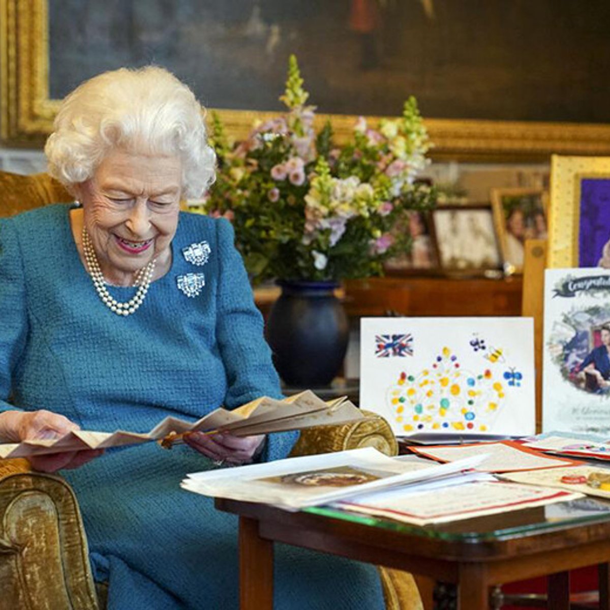 220207-a-royal-letter-1x1-2.jpg
