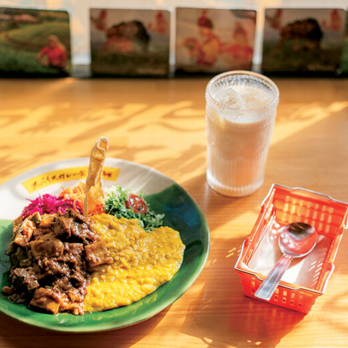 朝から四谷で、身体に優しいスリランカカレーを味わう！