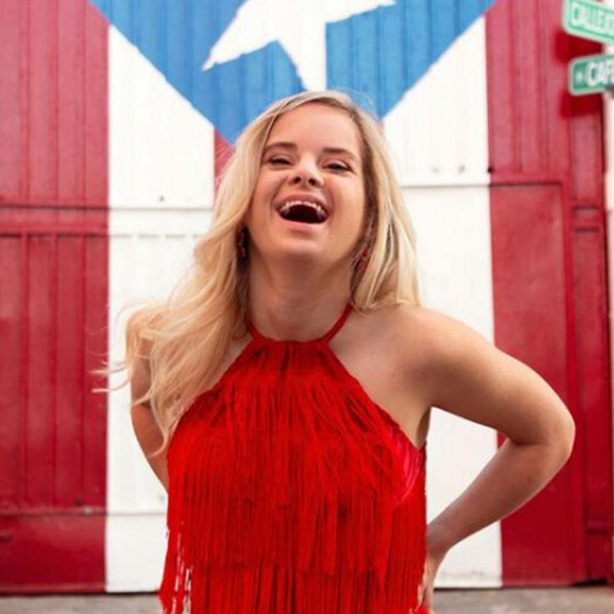 ソフィア・ジラウ、ヴィクトリアズ・シークレット初のダウン症モデルに。