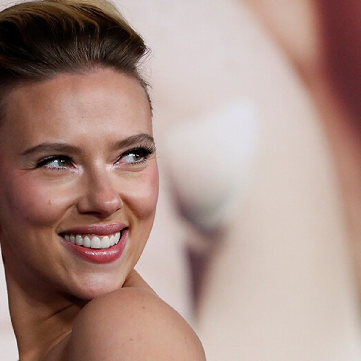 スカーレット・ヨハンソンのスキンケアブランドが3月に発売へ。