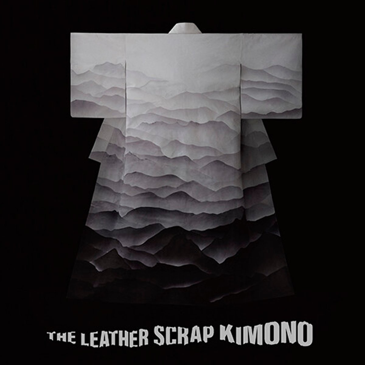 篠原ともえが提案する、アートピースのような⿅⾰のきもの。