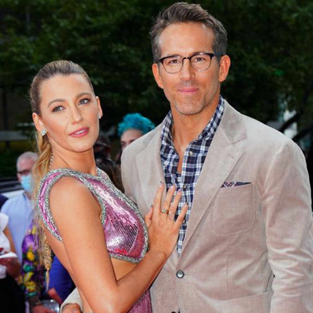 ブレイク・ライブリーとライアン・レイノルズ夫妻、ウクライナ難民への寄付が集まるごとにその2倍の額の募金を約束！