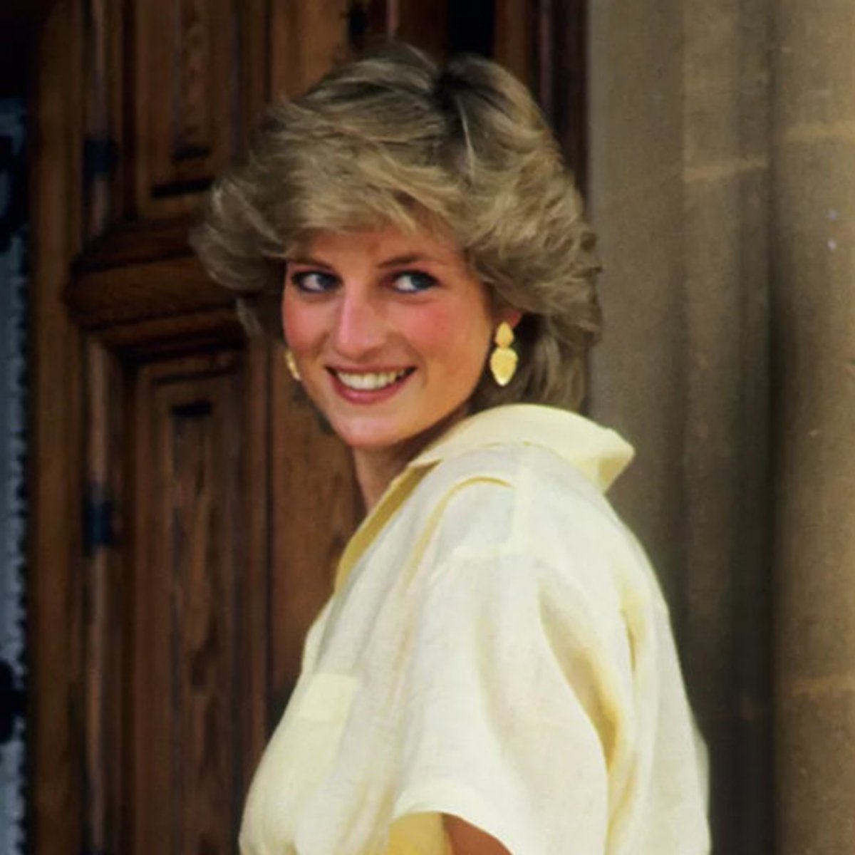 220307-lady-diana-1x1-2.jpg