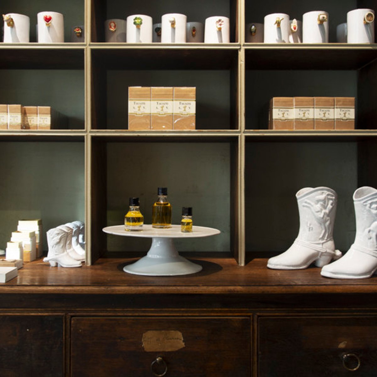 アスティエ・ド・ヴィラット、初の香水はツーソン。