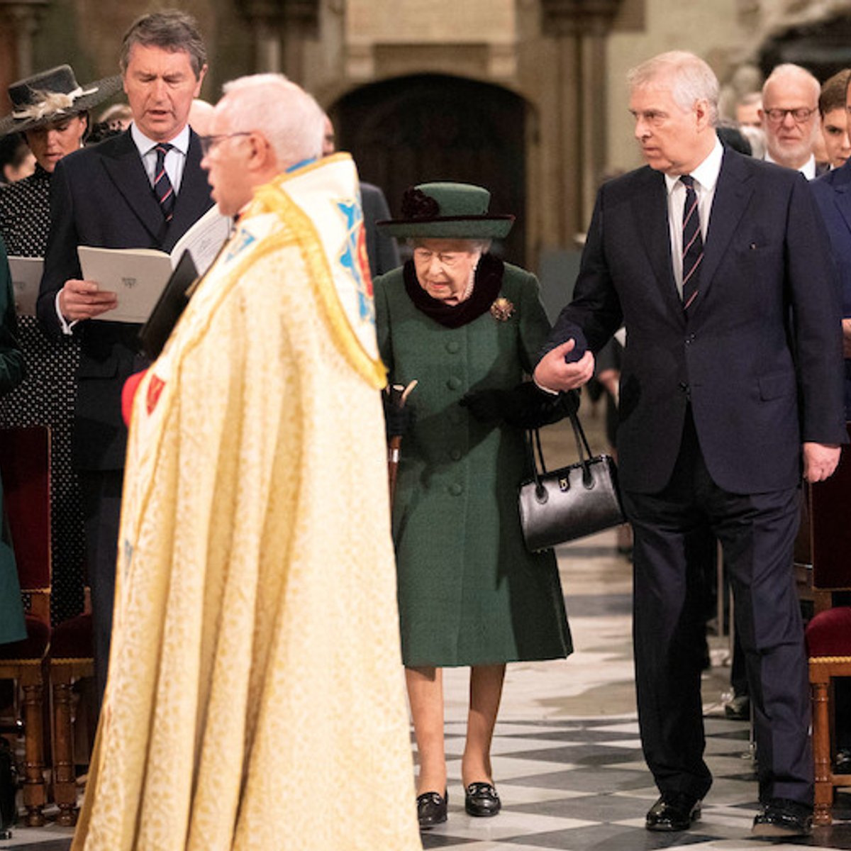 フィリップ王配の追悼式典で、涙を見せたエリザベス女王。