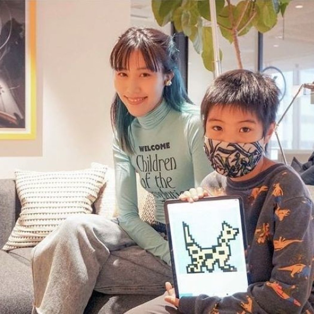 ポッドキャスターMami×アーティスト草野絵美、子どもの英語教育どうしてる？