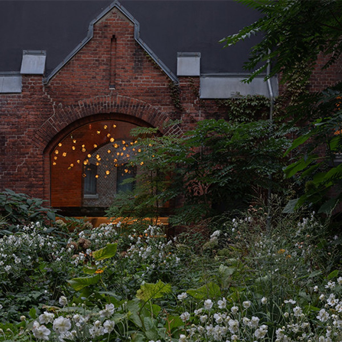 ベルリンの女子刑務所が、瀟洒な隠れ家ホテルに変貌。