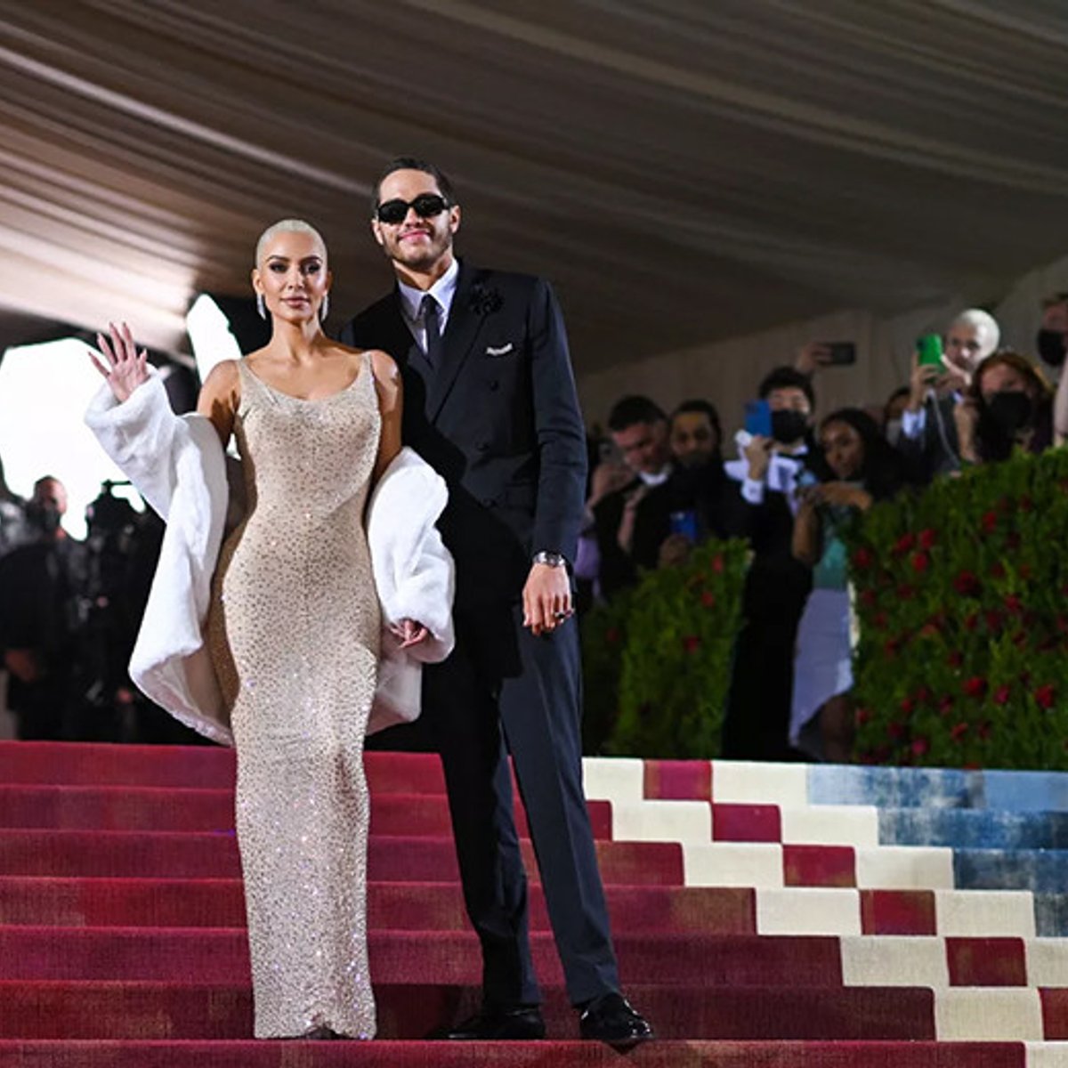 キム・カーダシアンが纏った「世界で一番高価なドレス」とは？