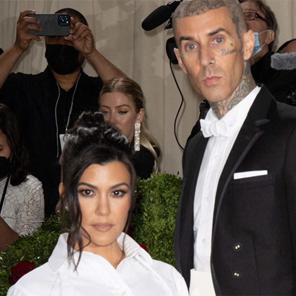 コートニー・カーダシアン、100万ドルの婚約指輪を踏み破損！？