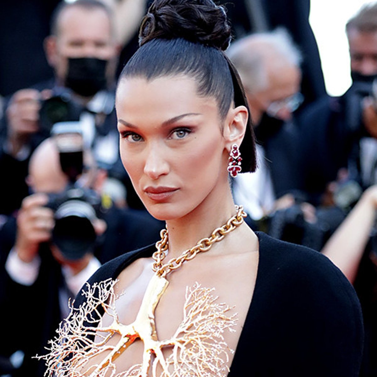 カンヌ映画祭で物議を醸した、歴代セレブの刺激的ドレス！