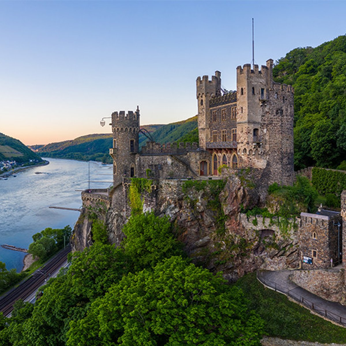 220601-rhine-river-1x1-2.jpg