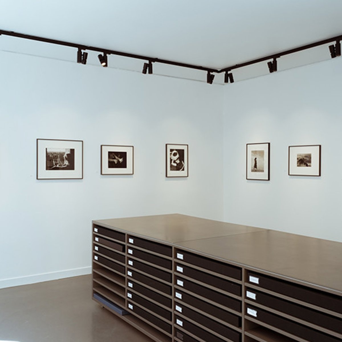 好評につき会期延長！ エドゥアール・ブーバの初期の写真展 