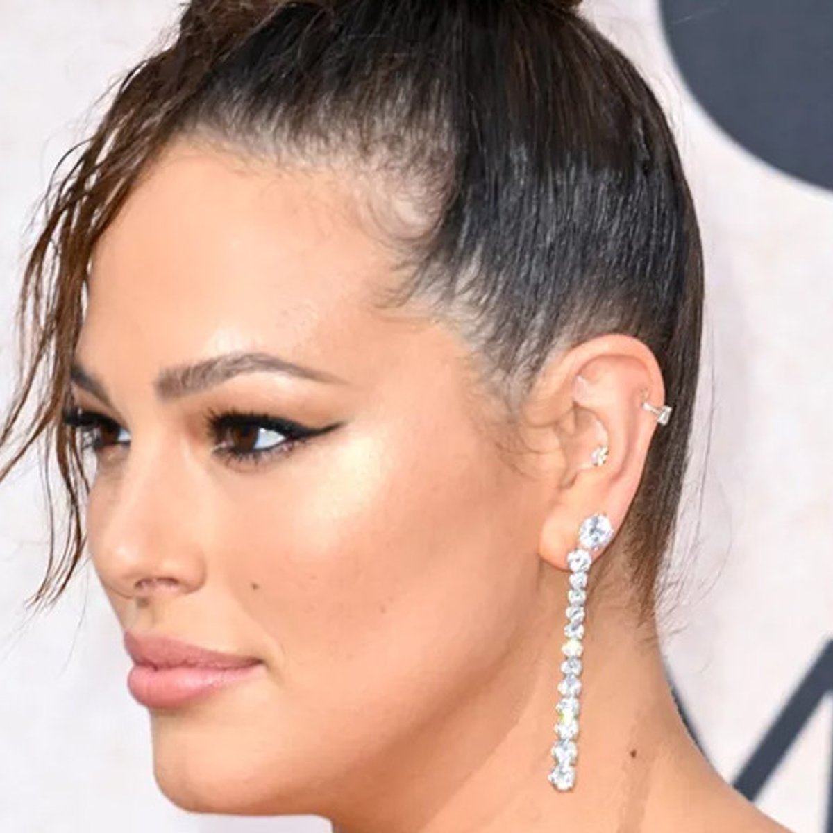 アシュリー・グラハム、SNSで下着姿の動画を投稿！