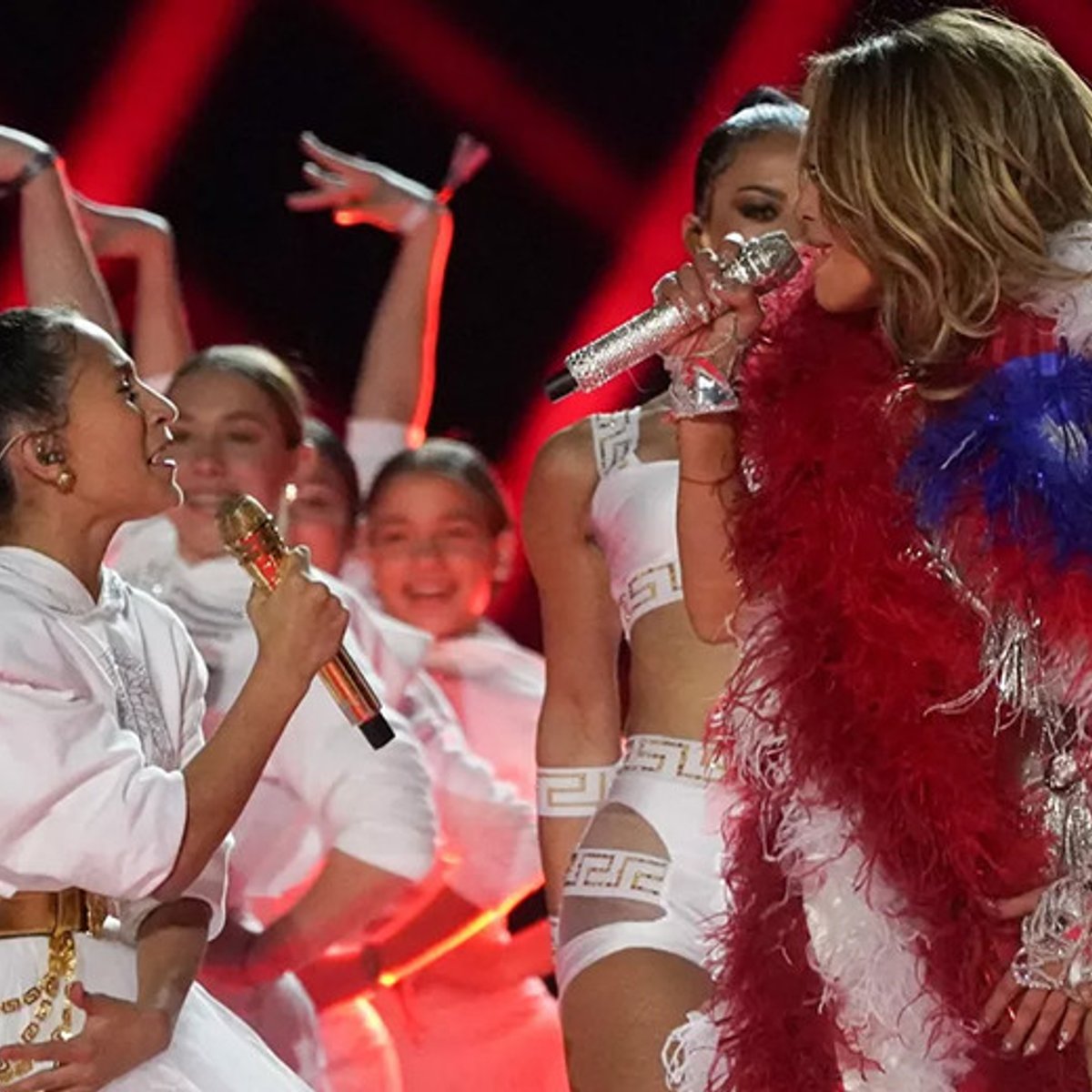 ジェニファー・ロペス、娘のエメを紹介する際に中立的な代名詞を使用。