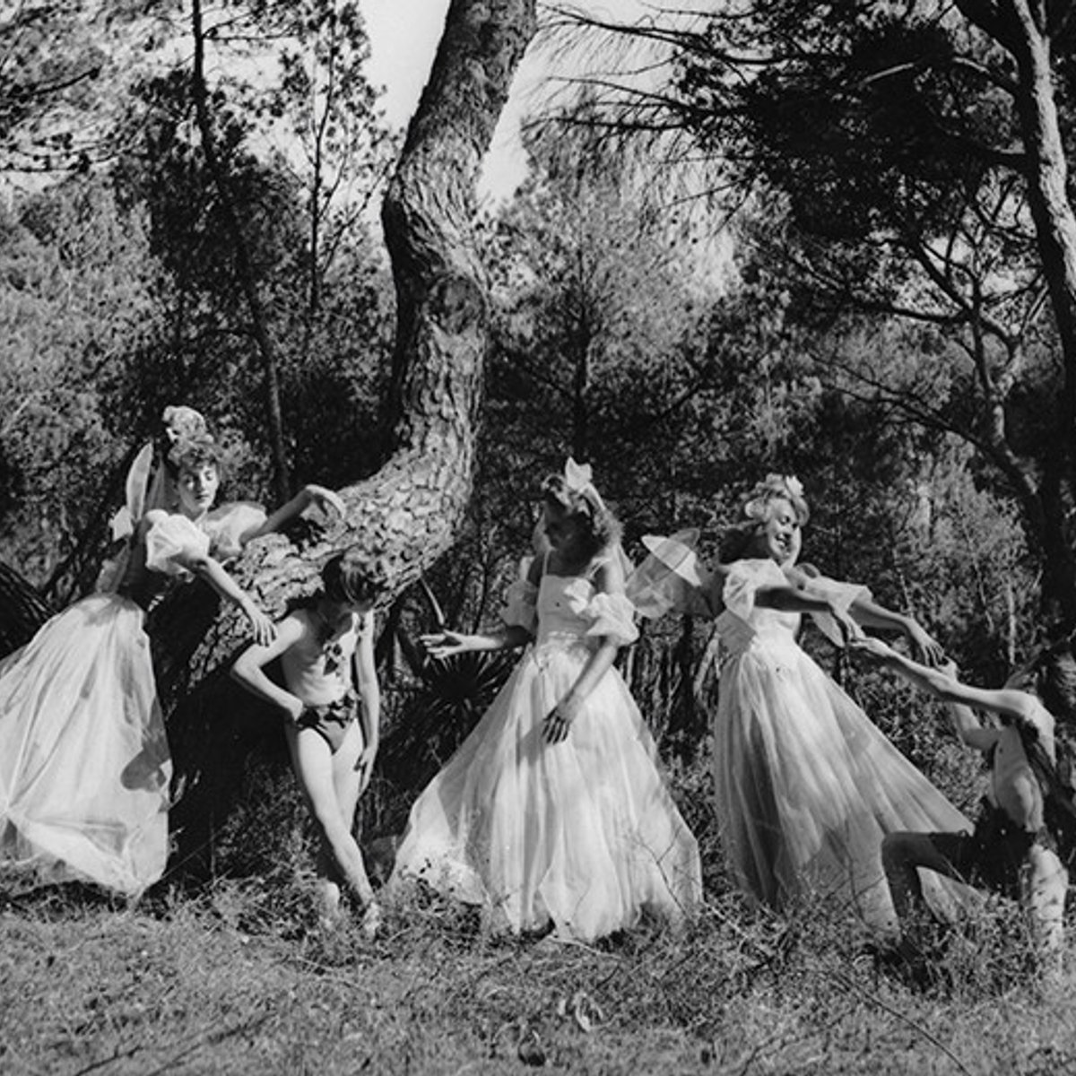 戦時下、ディオールの芸術仲間が関わった『真夏の夜の夢』。