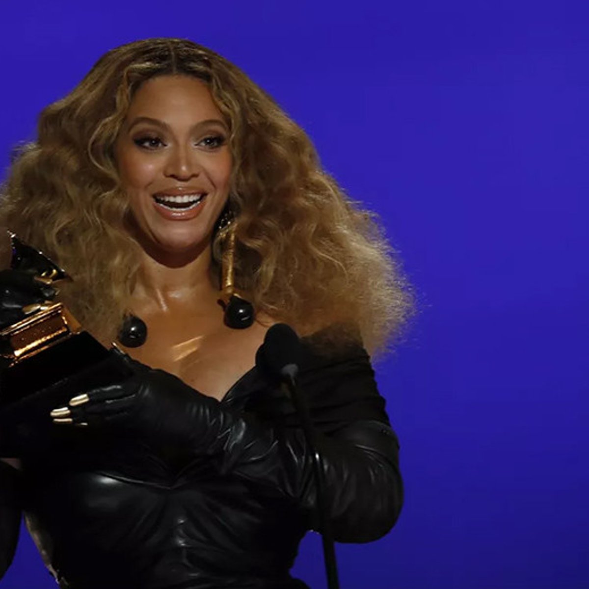 ビヨンセの新曲を聞いて会社を辞める人が続出！？