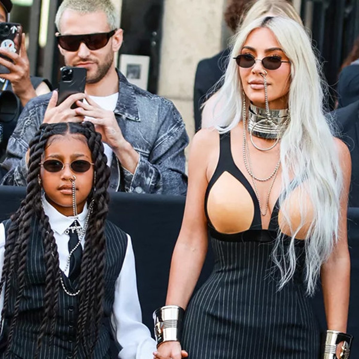 キム・カーダシアン、９歳の娘と鼻ピアスで登場！